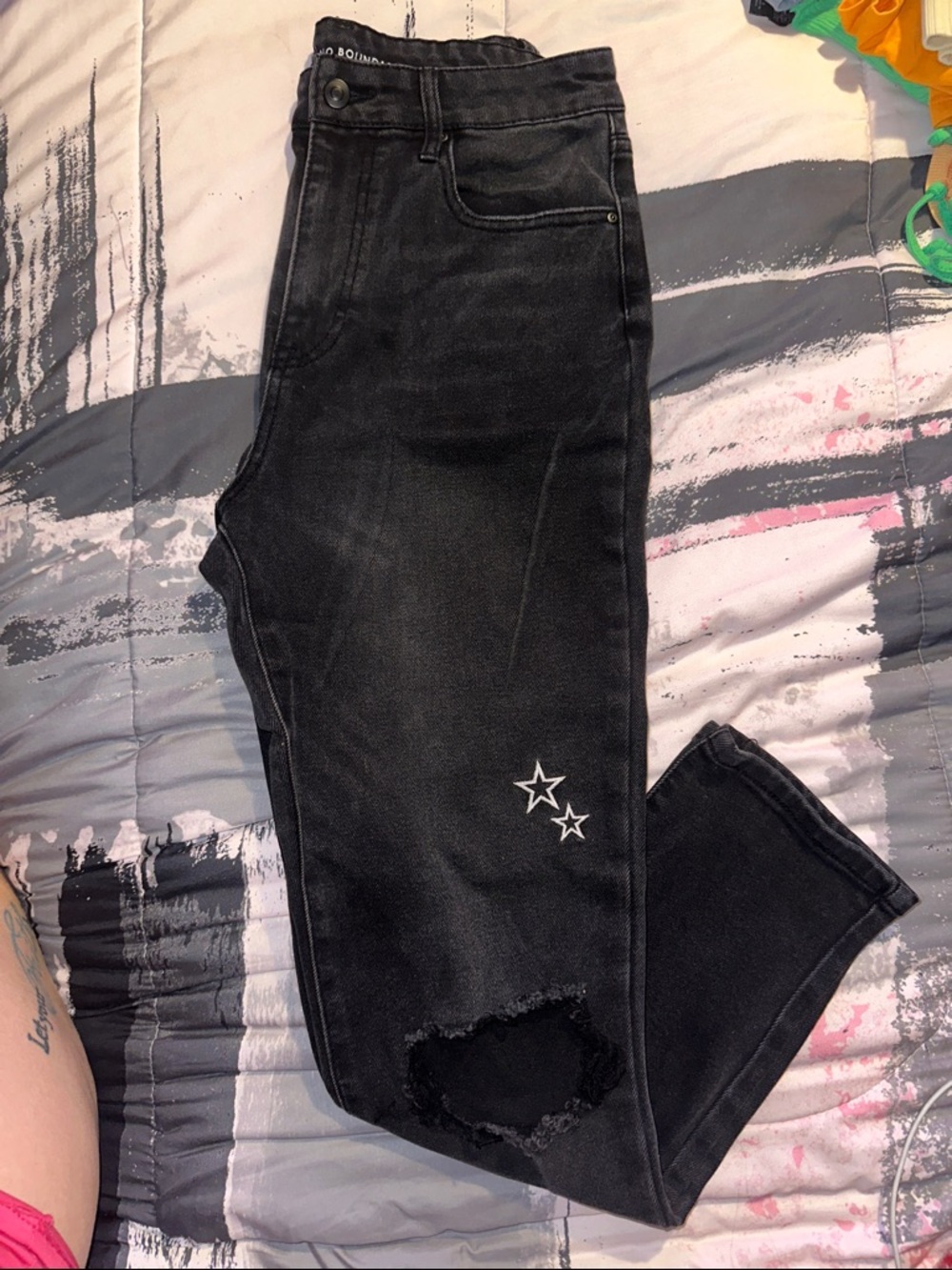 No Boundaries Black Skinny Jeans with Star Embroidery